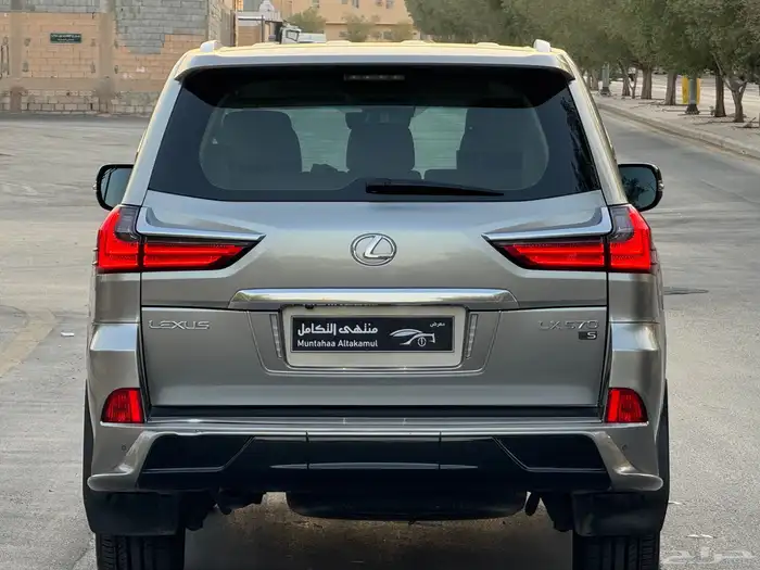 لكزس LX570 S 2019 14
