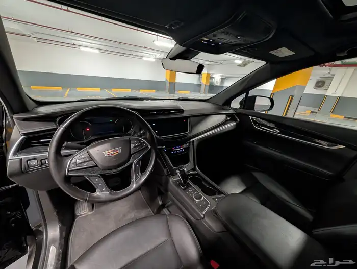 كاديلاك XT5 8