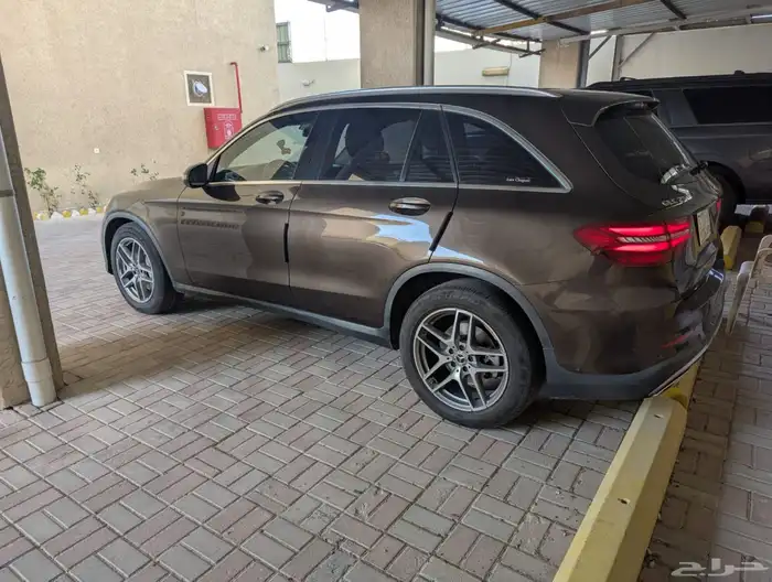 2018 Mercedes-Benz GLC 250 AMG Line 4MATIC 3