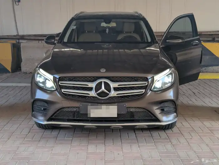 2018 Mercedes-Benz GLC 250 AMG Line 4MATIC 0