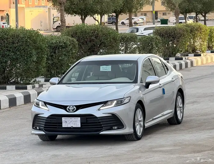 كامري GLE موديل 2023 على الشرط 1