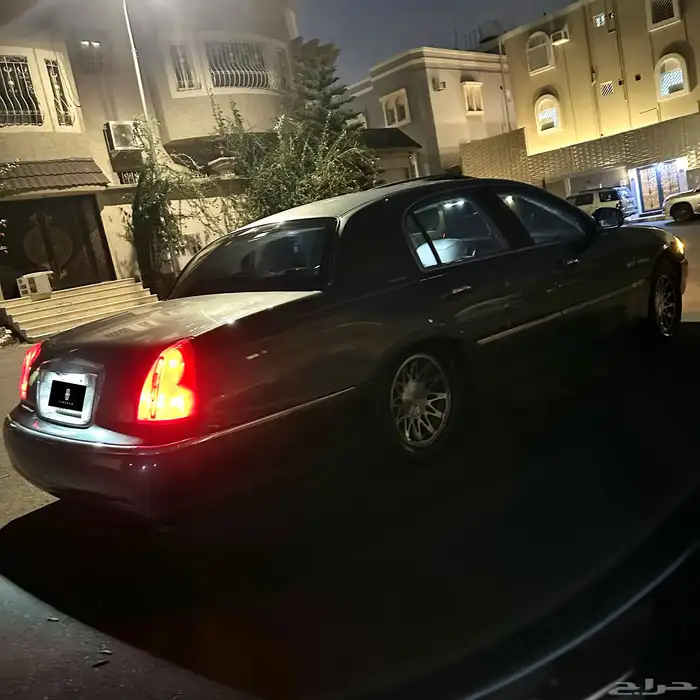 لنكولن تاون كار 2001 بيع او بدل 43