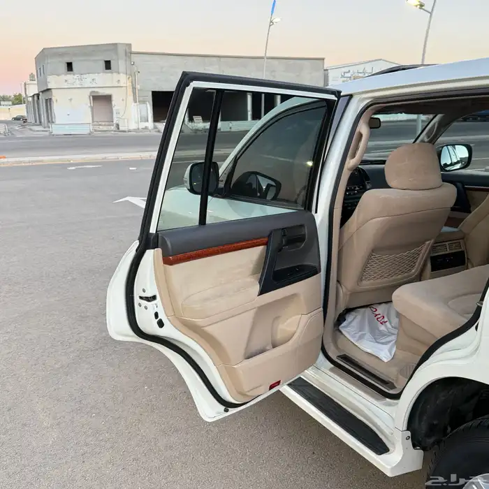 لاندكروزر 25