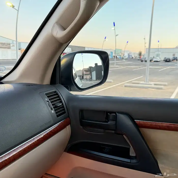 لاندكروزر 24