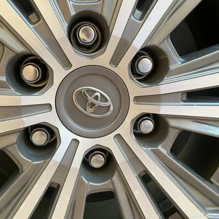 هايلوكس دبل2024 21