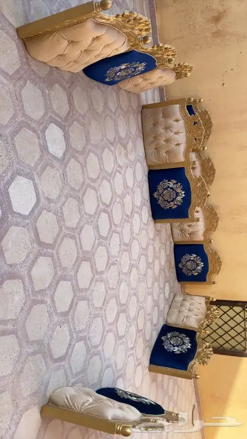 مساند كلاسيكي ثلاث زوايا مع اربع مراكي 1