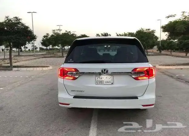 هوندا أوديسي 2020 بدي وكاله فل ممشي قليل مخزن 32