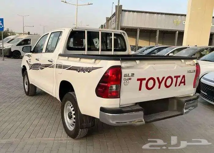 تويوتا هايلوكس غمارتين GL2 4 4 عادي ديزل 2025 3