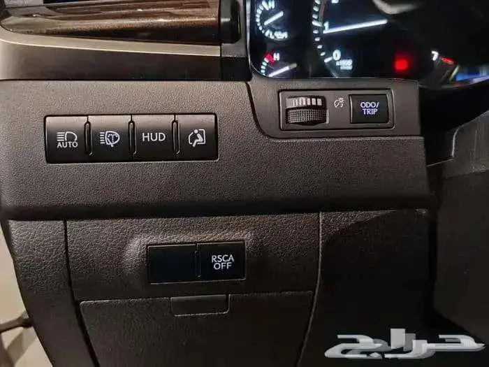 جيب لكزس 2019 17