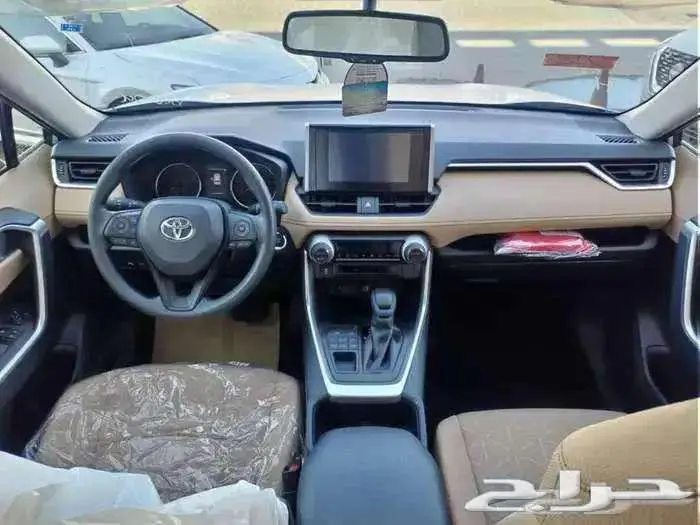 تويوتا راف فور 2025 XLE نص فل عبداللطيف جميل 13