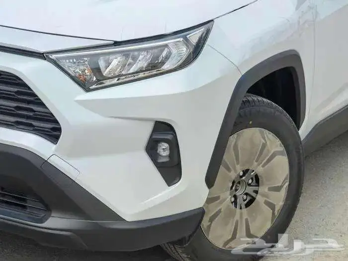 راف فور XLE فتحة ابيض 2025 3
