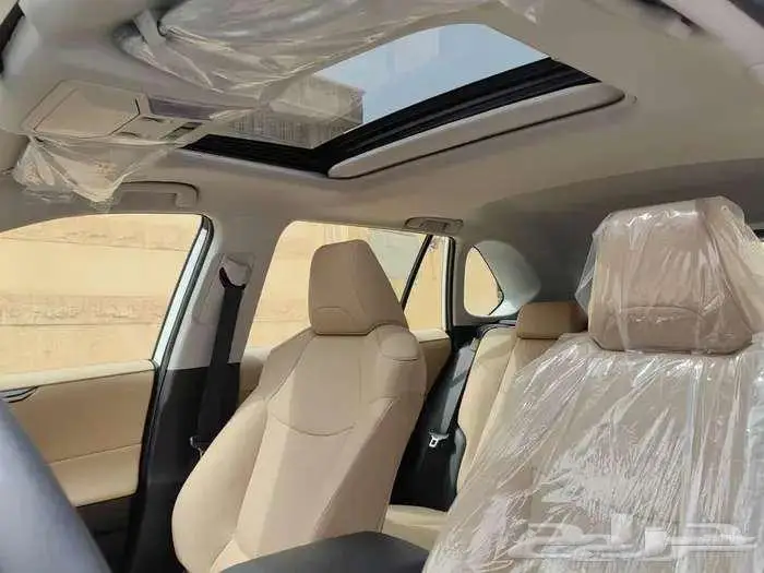 راف فور XLE فتحة ابيض 2025 7