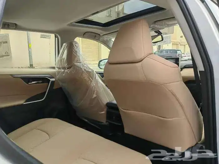 راف فور XLE فتحة ابيض 2025 14
