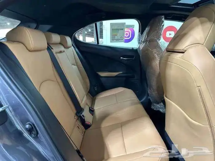 لكزس UX 300-AH هايبرد 2024 باقساط ميسرة .. 12