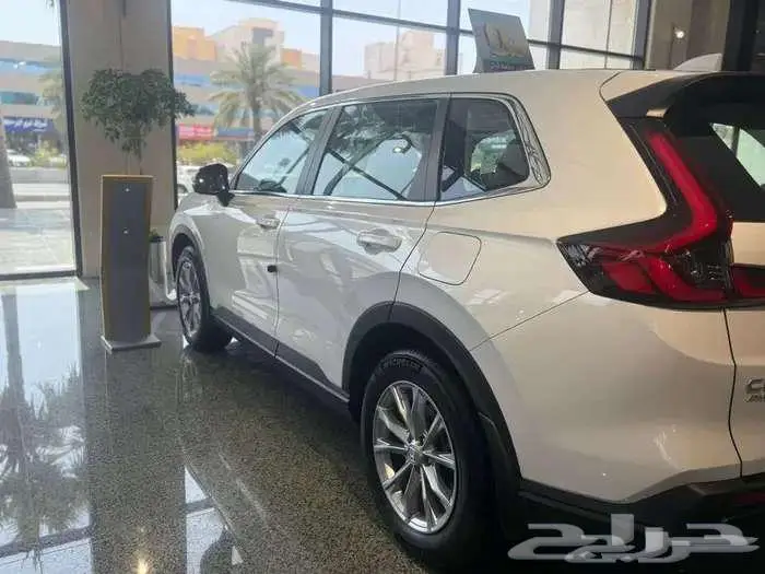 هوندا CRV نص فل lx 2025 عرض حصري من اوتو موتورز 11