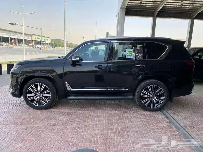 لكزس LX600 BB 2025 خليجي اسود داخلي احمر 3
