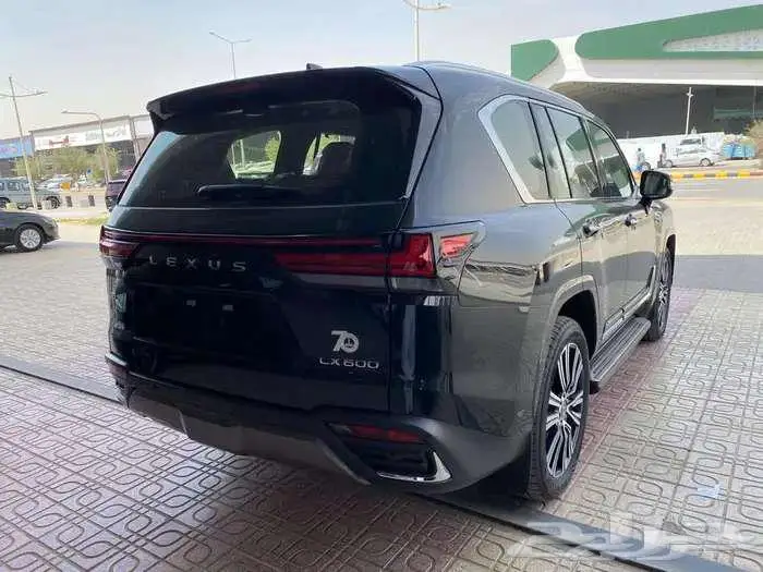 لكزس LX600 BB 2025 خليجي اسود داخلي احمر 5