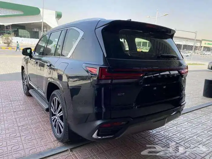 لكزس LX600 BB 2025 خليجي اسود داخلي احمر 6
