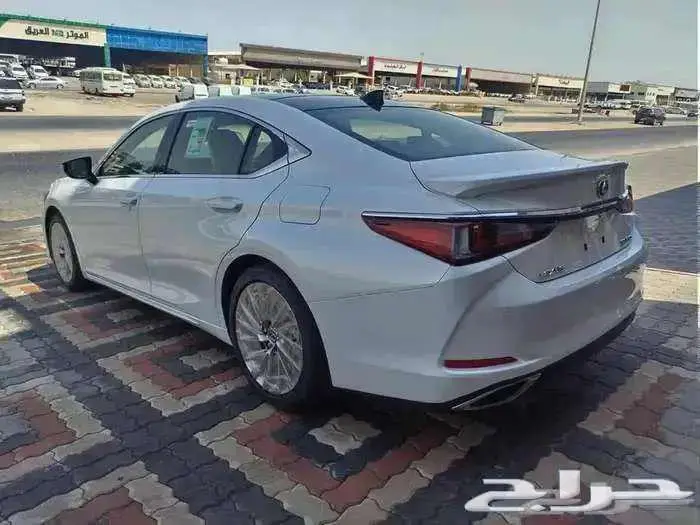 لكزس ES 350 موديل 2025 سعودى 10