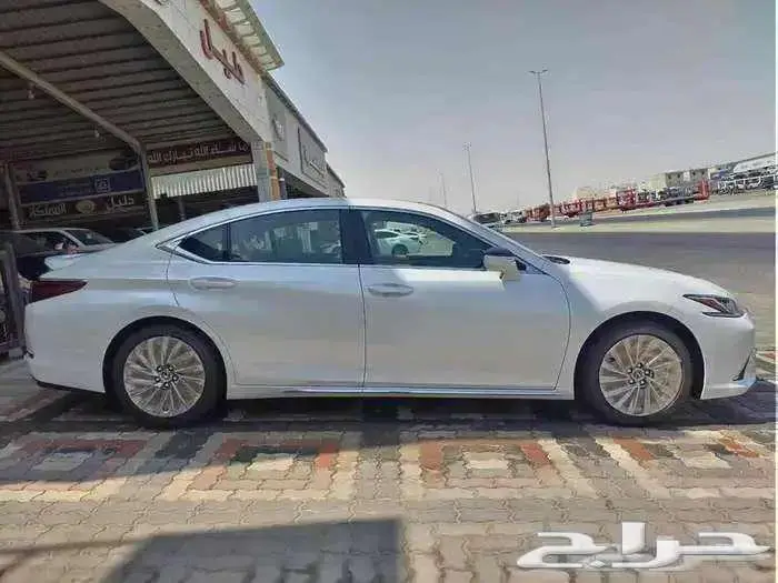 لكزس ES 350 موديل 2025 سعودى 6