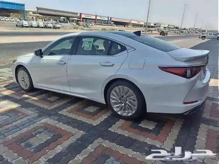 لكزس ES 350 موديل 2025 سعودى 1