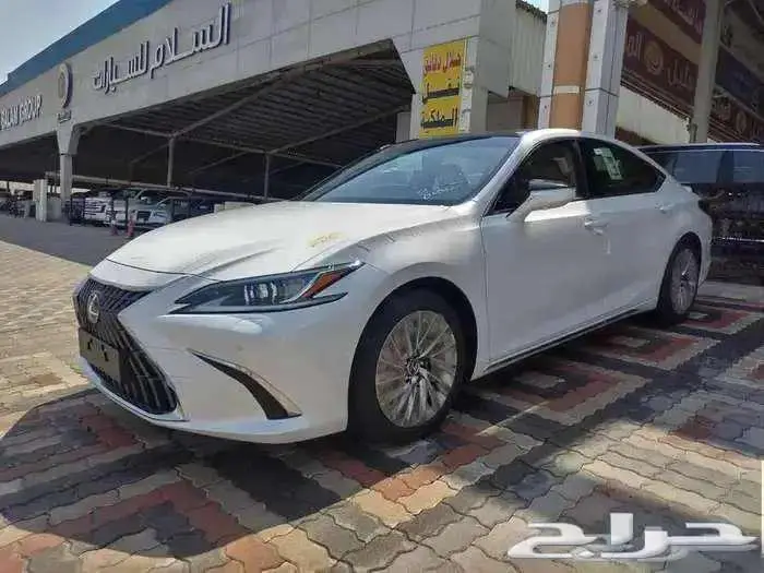 لكزس ES 350 موديل 2025 سعودى 4