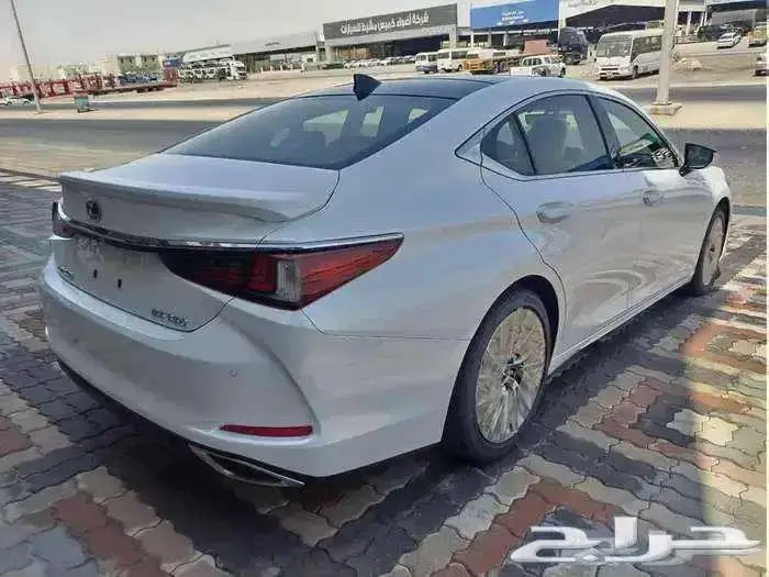لكزس ES 350 موديل 2025 سعودى 2