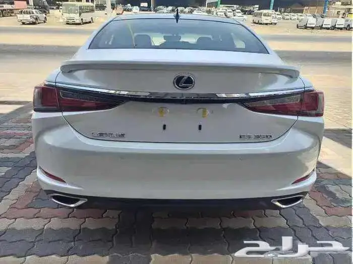 لكزس ES 350 موديل 2025 سعودى 5