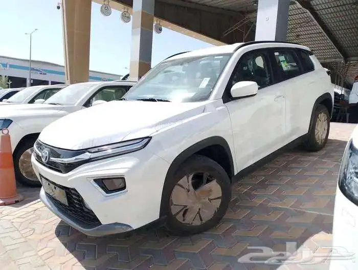 تويوتا اوربان كروزر استاندر اصفار سعودي 2025 1