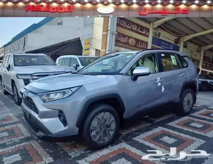 تويوتا راف فور 2025 XLE نص فل عبداللطيف جميل 0