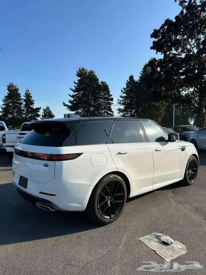 Range Rover Sport 2023 - وارد كندا   حالة نادرة جدا 1