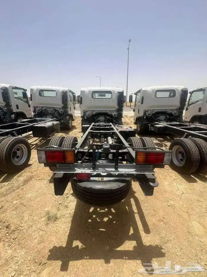 عرض اليوم ايسوزو 6 طن و 4طن شاص طويل 6.10 موديل 2025 3