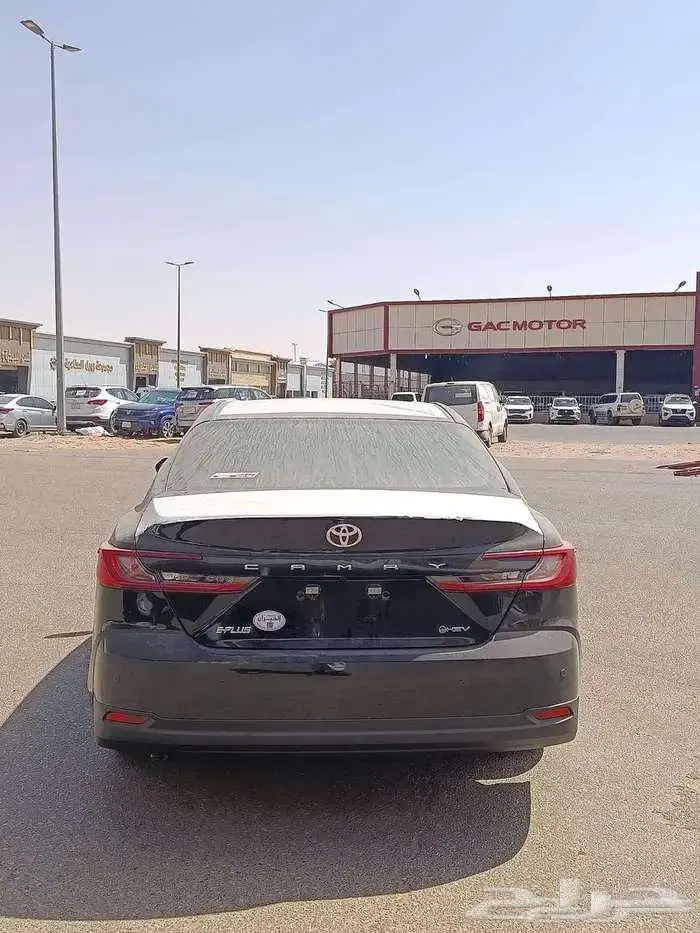 تويوتا كامري اي بلس 2025 اللون اسود اقل الاسعار 8