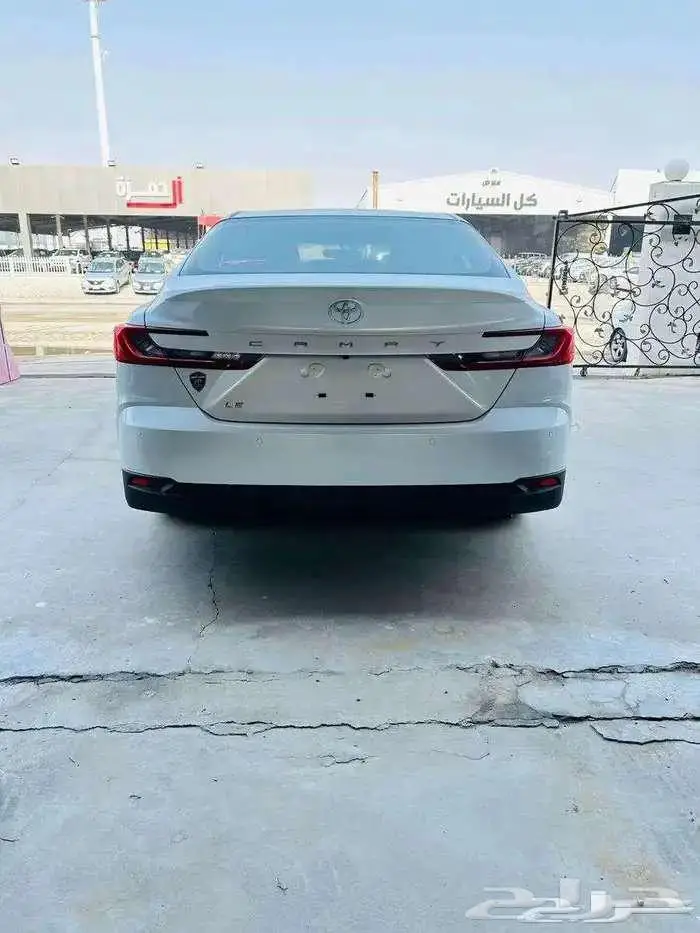تويوتا كامرى LE بنزين موديل 2025 1
