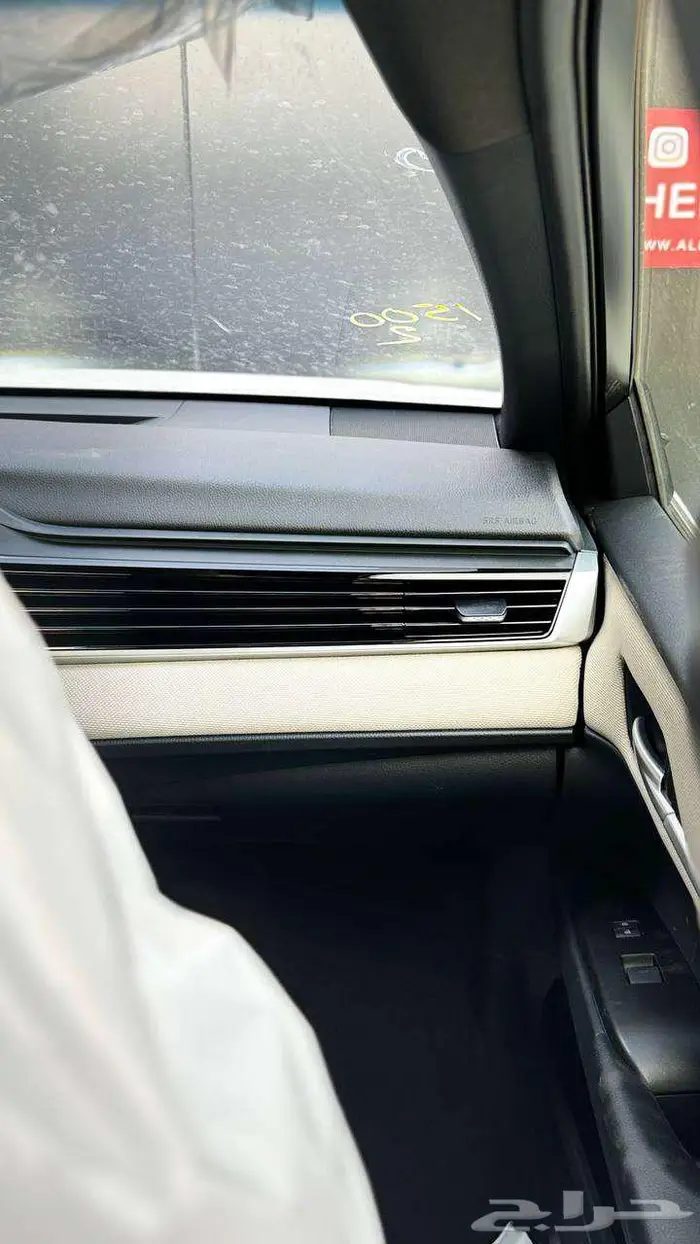 تويوتا كامري E 2025 لدى شركة عبدالمجيد الخضر 12