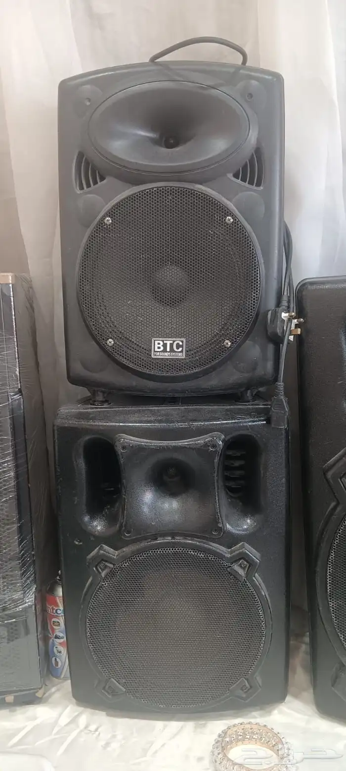 ايجار سماعات حفلات كبيرة - بروجكتر 6