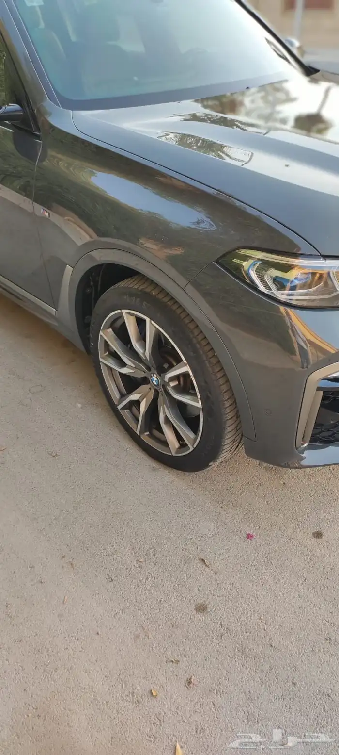 BMW X7 M50i 2022 - بحالة الوكالة وعلى الضمان 1
