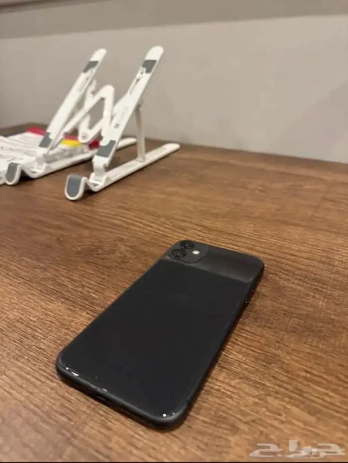 ايفون 11 عادي وكاله مانفك بطاريه75 خالي من الخدوش 0