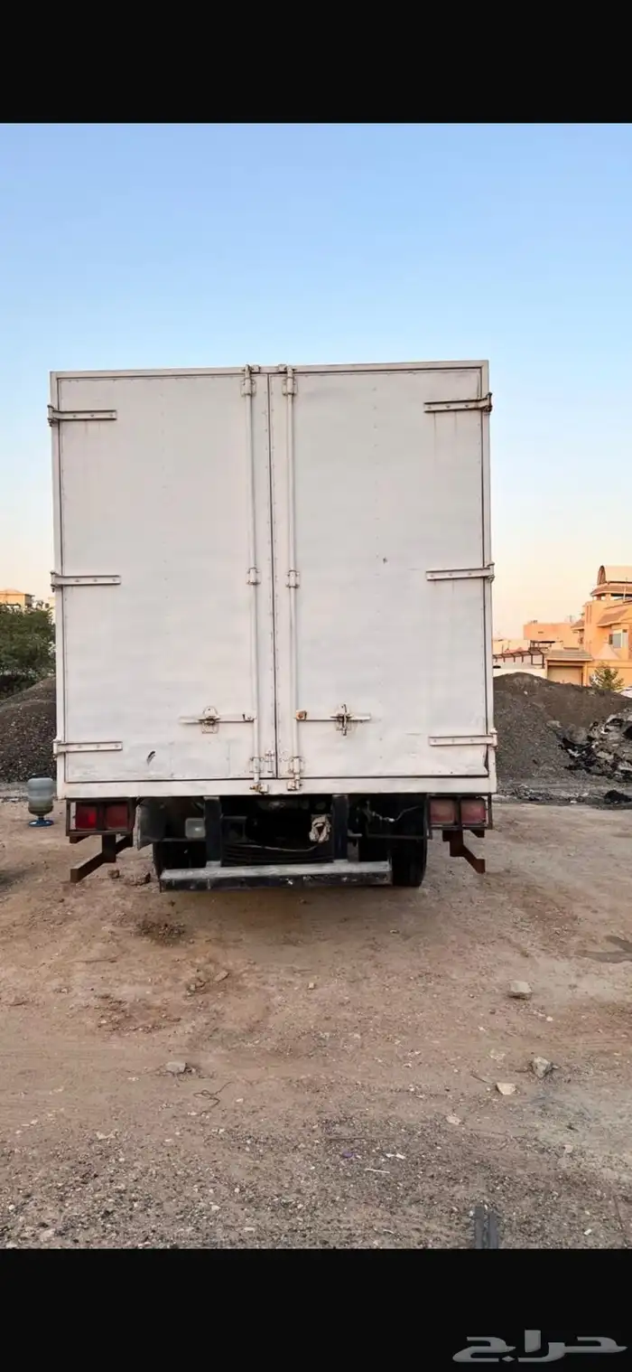 دينا لوري للايجار اودي نيسان 2