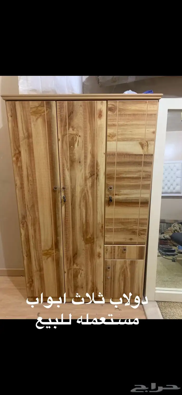 مكيف شباك و دولاب و جلسه ارضية و طاولة تلفزيون 2