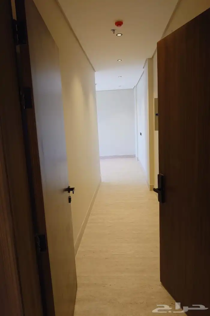 للإيجار شقه فى حي الجوهره فى برج إنماء يوجد فديو للشقة 9