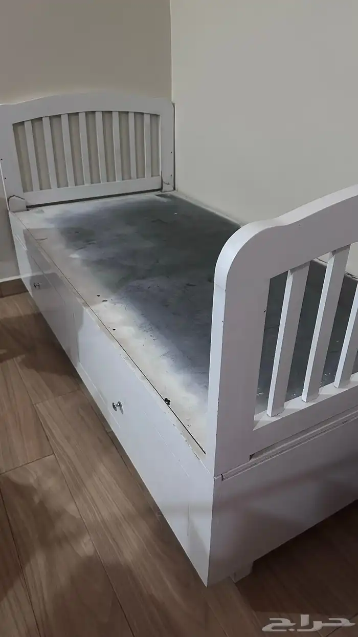 كراسي تفصيل مع ادراج تخزين وكرسي بيبي 0