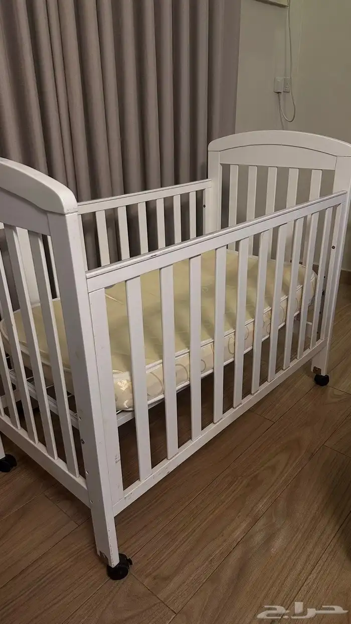 كراسي تفصيل مع ادراج تخزين وكرسي بيبي 2