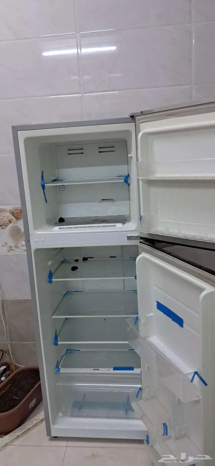 ثلاجه مستخدمه شبه جديده 2