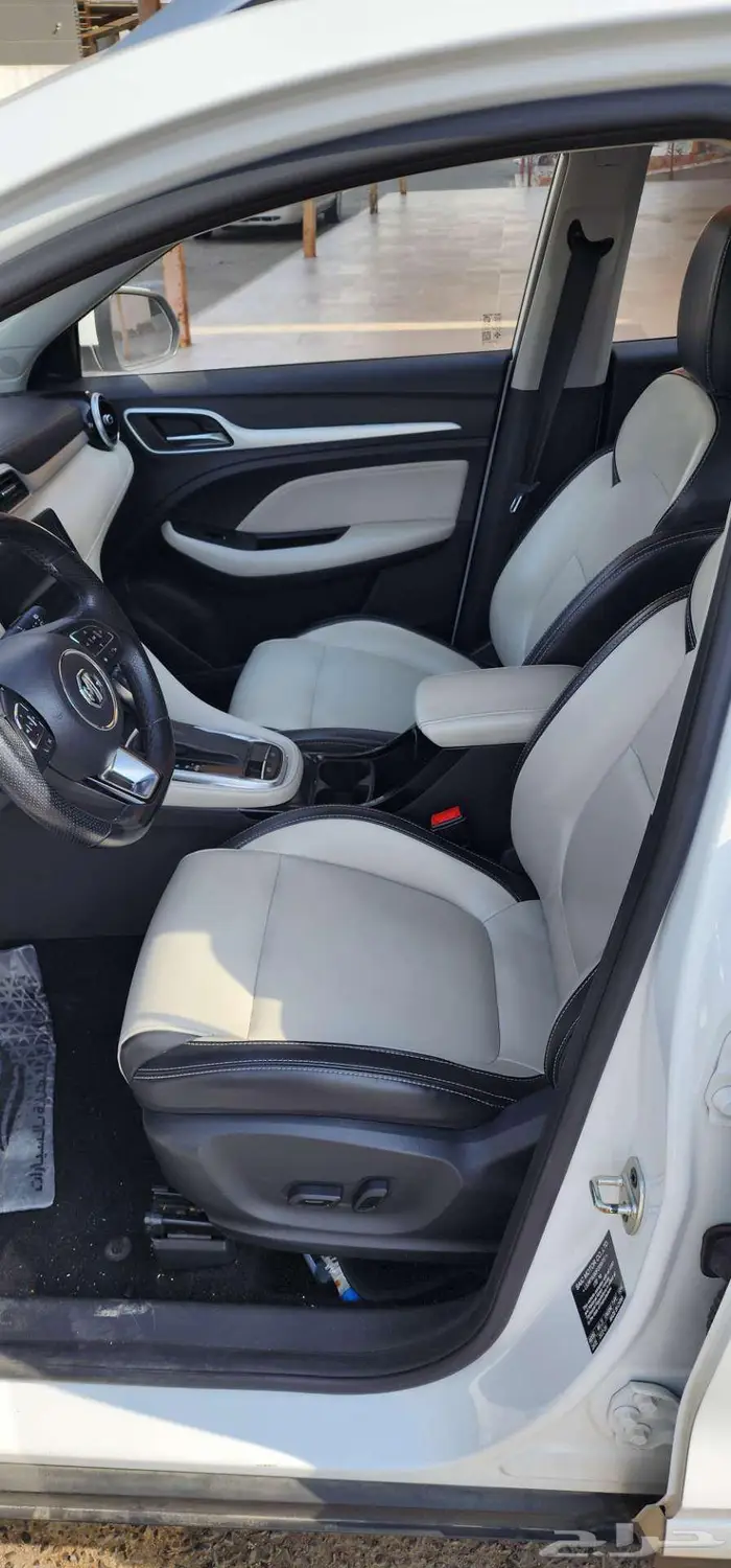 للبيع جيب ام جي ZS 2023 بودي وكالة 10