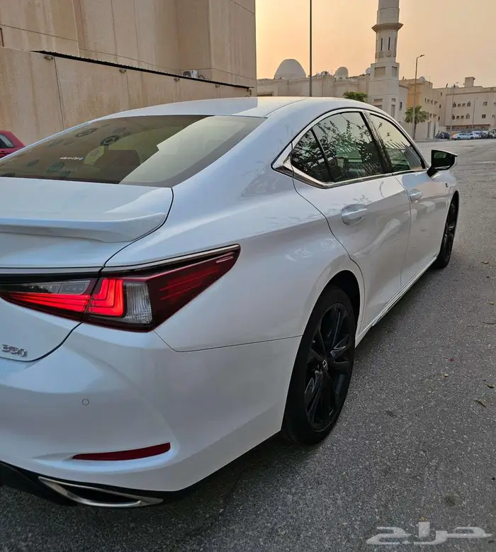 لكزس ES 350 اف سبورت 2023 وكالة 7