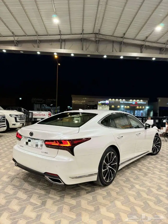 لكزس LS350 موديل 2021 3