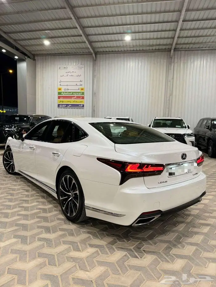 لكزس LS350 موديل 2021 4