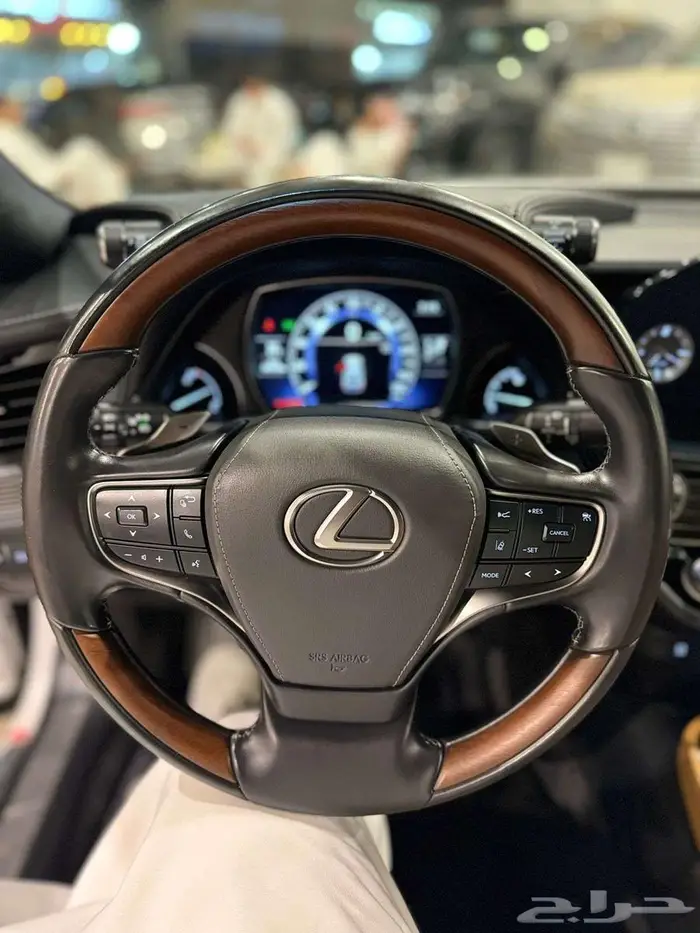 لكزس LS350 موديل 2021 6