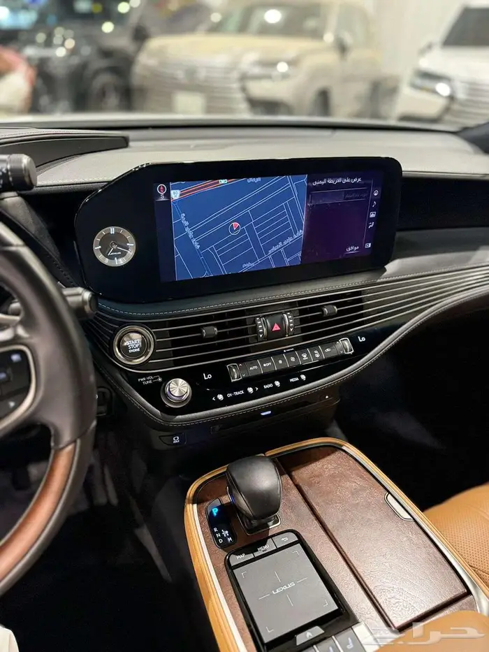 لكزس LS350 موديل 2021 7